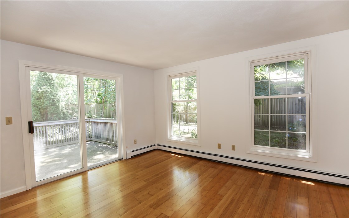 11 Simmons Road Barrington, RI 02806 - Photo 17 of 40 Gallery Image 17