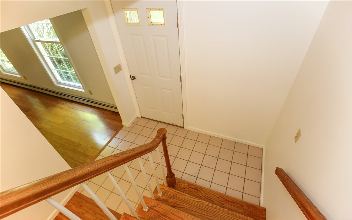 11 Simmons Road Barrington, RI 02806 - Photo 18 of 40 Gallery Image 18