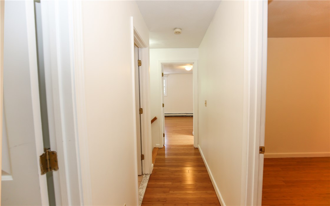 11 Simmons Road Barrington, RI 02806 - Photo 19 of 40 Gallery Image 19
