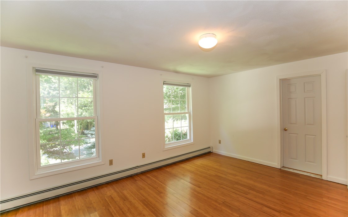 11 Simmons Road Barrington, RI 02806 - Photo 21 of 40 Gallery Image 21