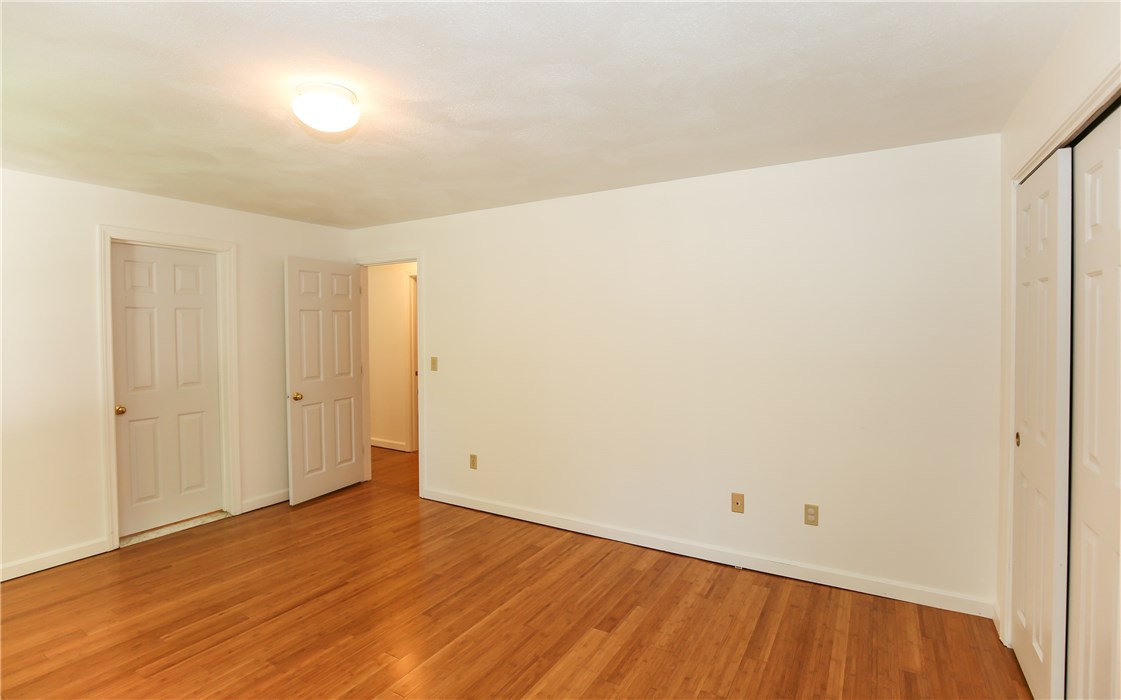 11 Simmons Road Barrington, RI 02806 - Photo 22 of 40 Gallery Image 22