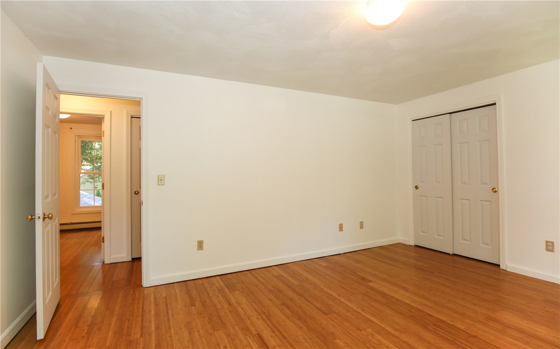 11 Simmons Road Barrington, RI 02806 - Photo 23 of 40 Gallery Image 23
