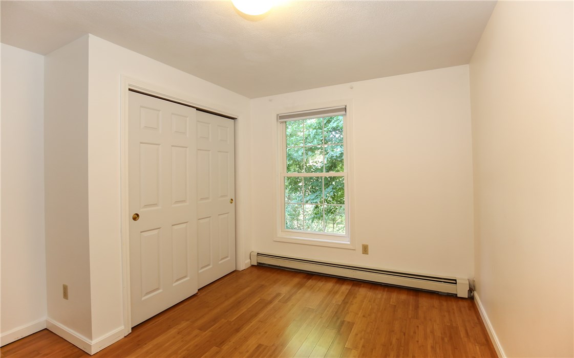 11 Simmons Road Barrington, RI 02806 - Photo 24 of 40 Gallery Image 24