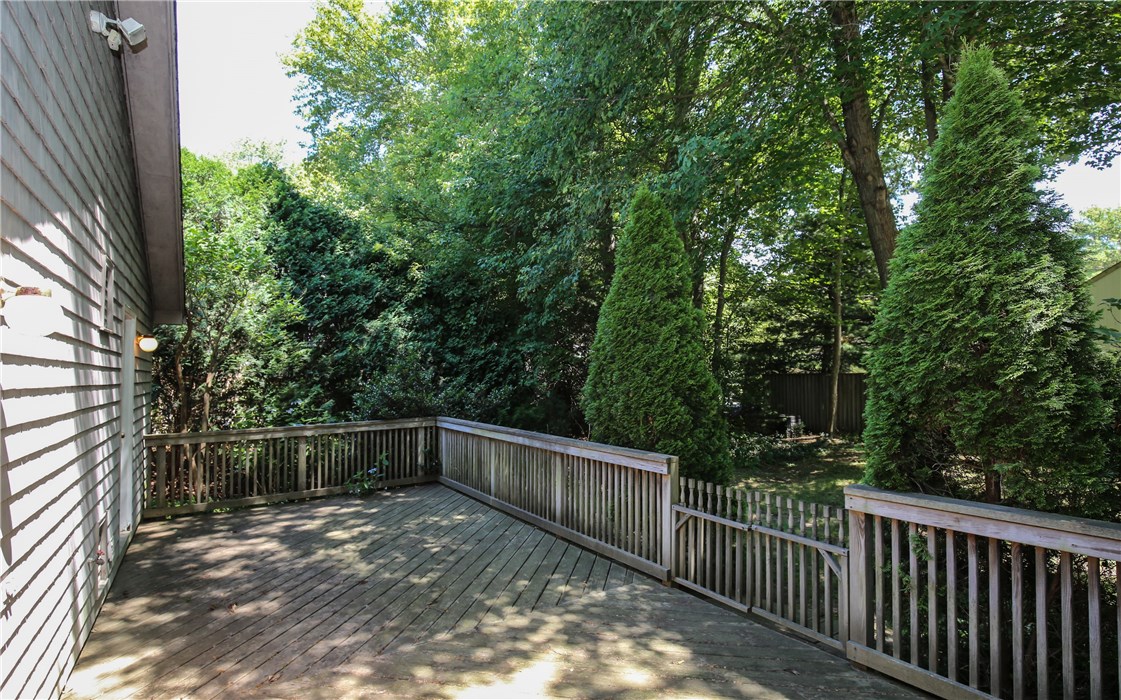 11 Simmons Road Barrington, RI 02806 - Photo 3 of 40 Gallery Image 3