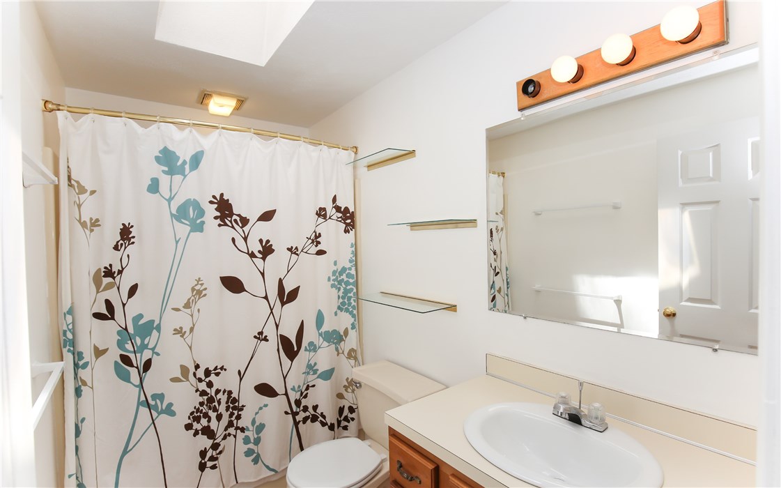 11 Simmons Road Barrington, RI 02806 - Photo 31 of 40 Gallery Image 31