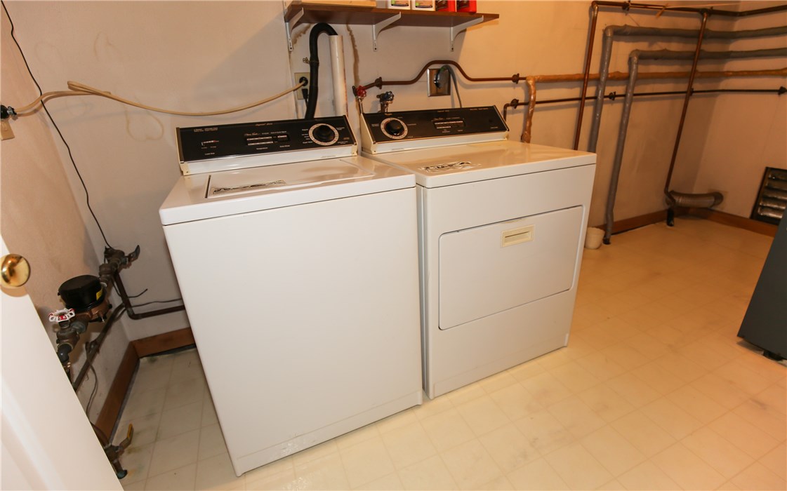 11 Simmons Road Barrington, RI 02806 - Photo 38 of 40 Gallery Image 38