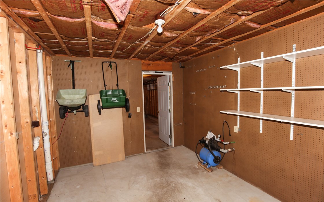 11 Simmons Road Barrington, RI 02806 - Photo 39 of 40 Gallery Image 39