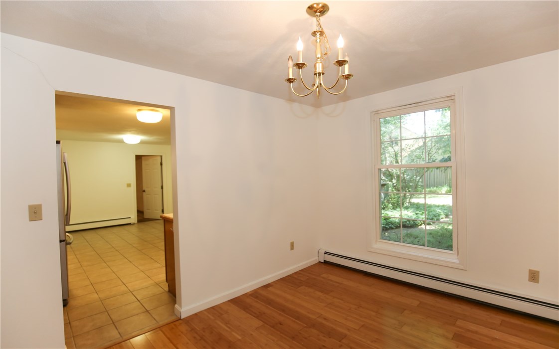 11 Simmons Road Barrington, RI 02806 - Photo 10 of 40 Gallery Image 10
