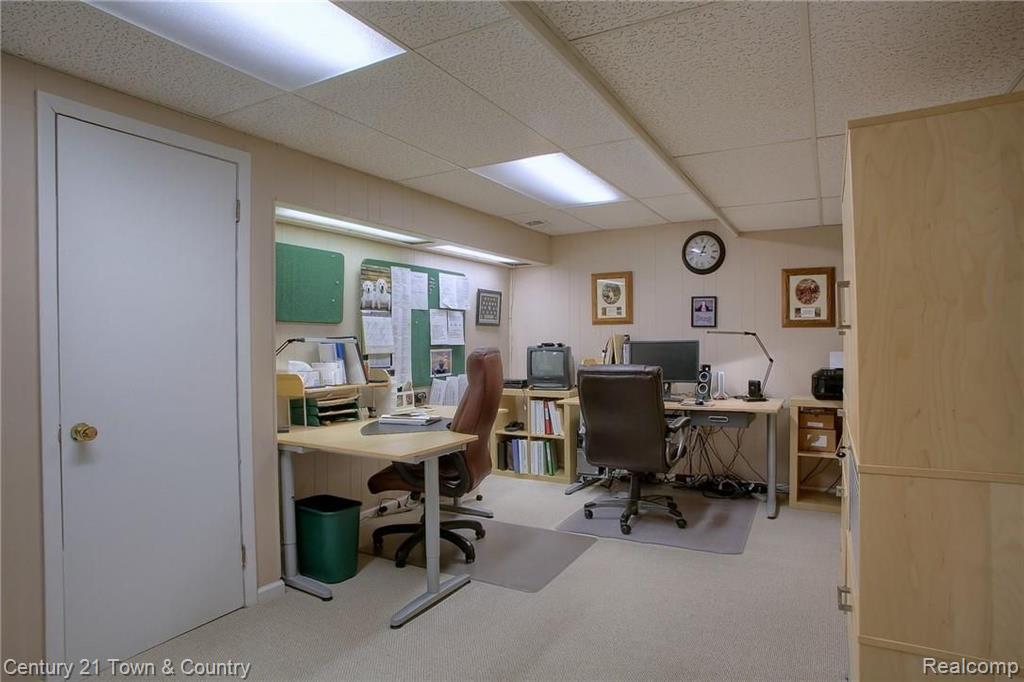 2300 Kingsford Road Rochester Hills, MI 48309 - Photo 27 of 32