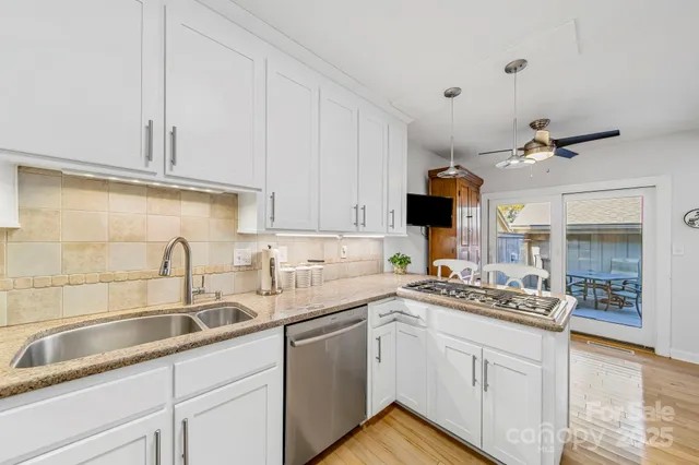 $760,000 | 5136 Dunes Court, Charlotte, NC 28226