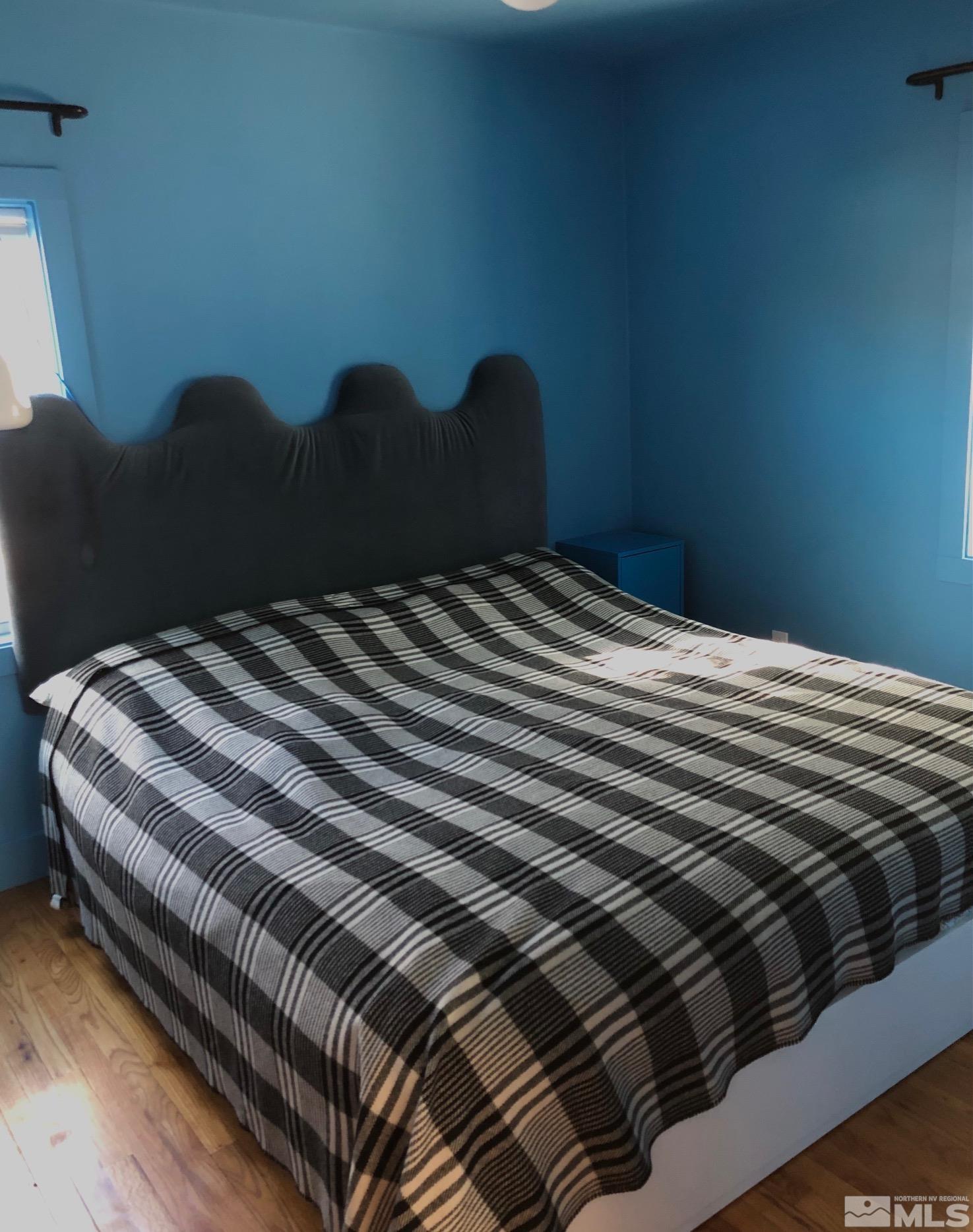 380 Broadway Boulevard Reno, NV 89502 - Photo 15 of 28 a bedroom with a bed