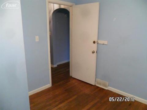 4416 North Center Road Flint, MI 48506 - Photo 11 of 13 20145128-10.JPG