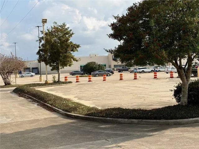 $2 | 4808 Lapalco Boulevard, Marrero, LA 70072