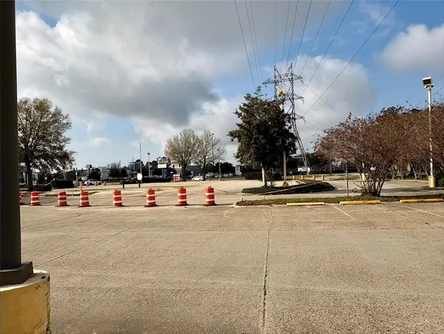 $2 | 4808 Lapalco Boulevard, Marrero, LA 70072