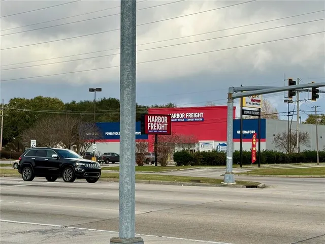 $2 | 4808 Lapalco Boulevard, Marrero, LA 70072