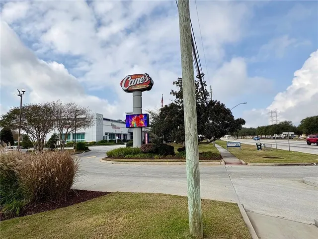$2 | 4808 Lapalco Boulevard, Marrero, LA 70072