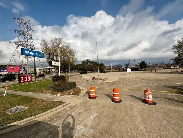 $2 | 4808 Lapalco Boulevard, Marrero, LA 70072