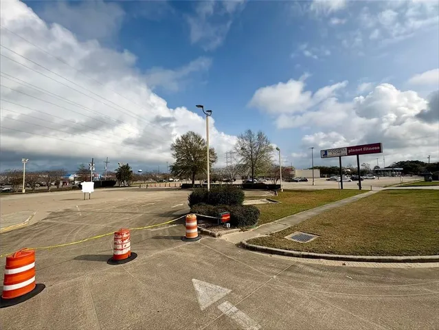 $2 | 4808 Lapalco Boulevard, Marrero, LA 70072