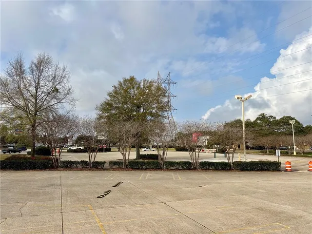 $2 | 4808 Lapalco Boulevard, Marrero, LA 70072