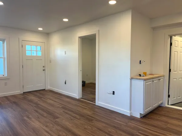 $2,400 | 4 Orchard Street, Unit 2, Danbury, CT 06810