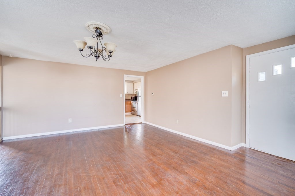 6 Metzger Place Springfield, MA 01104 - Photo 6 of 22