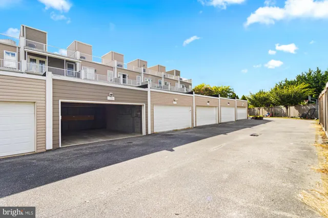 $3,300 | 1324 Race Street, Baltimore, MD 21230