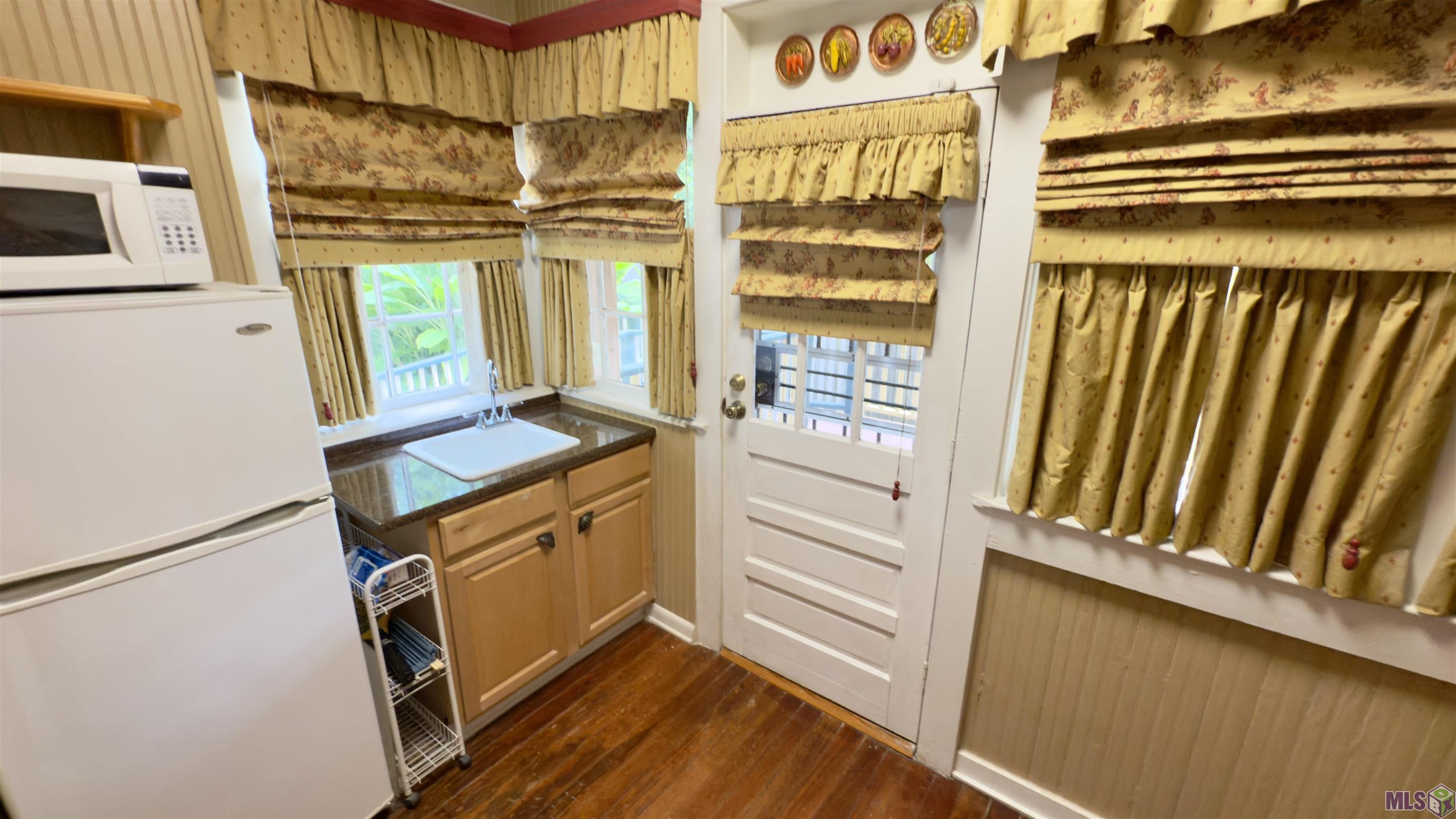 728 Europe Street Baton Rouge, LA 70802 - Photo 16 of 24 kitchen