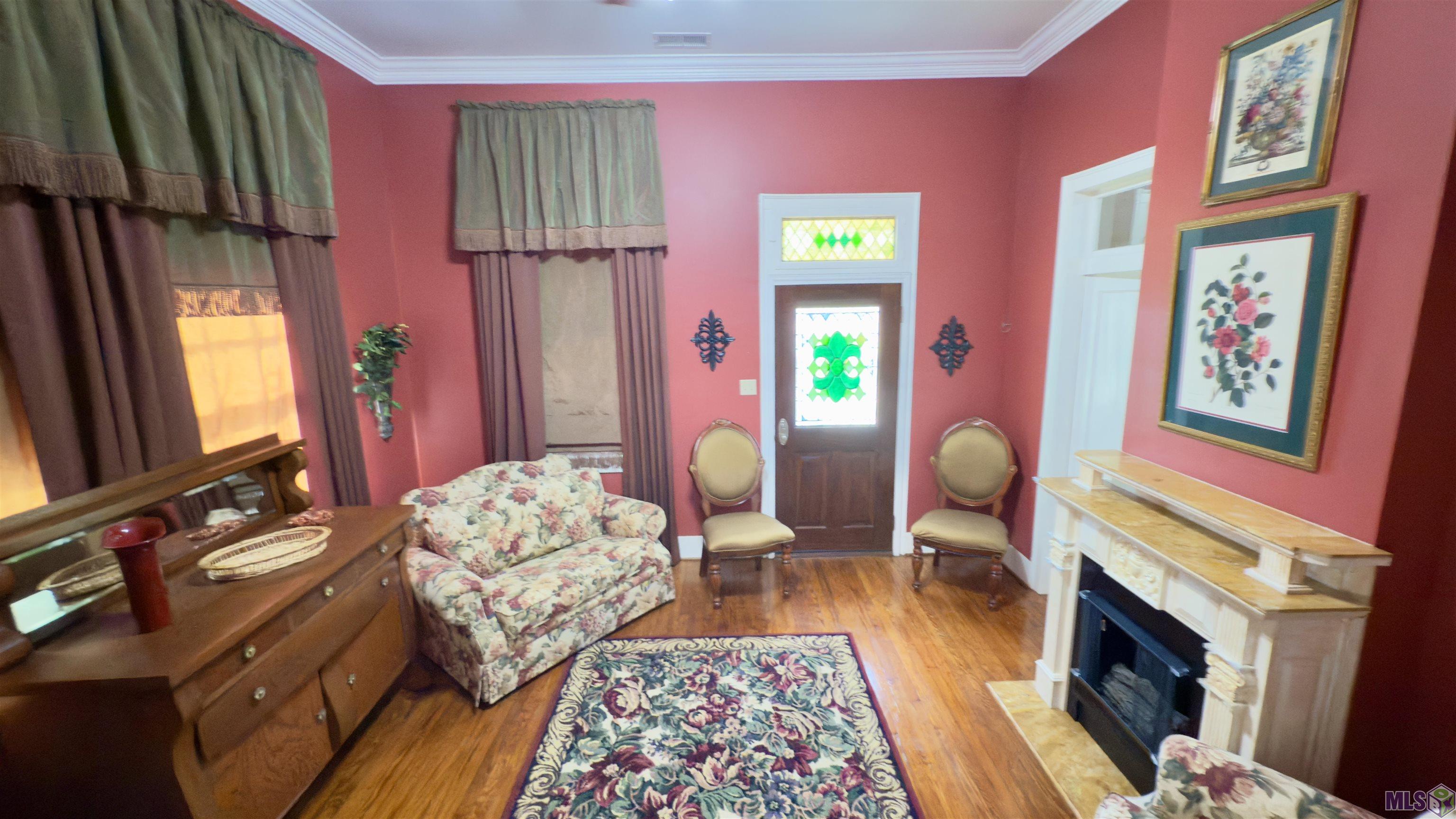 728 Europe Street Baton Rouge, LA 70802 - Photo 8 of 24 2nd front entrance Living Room