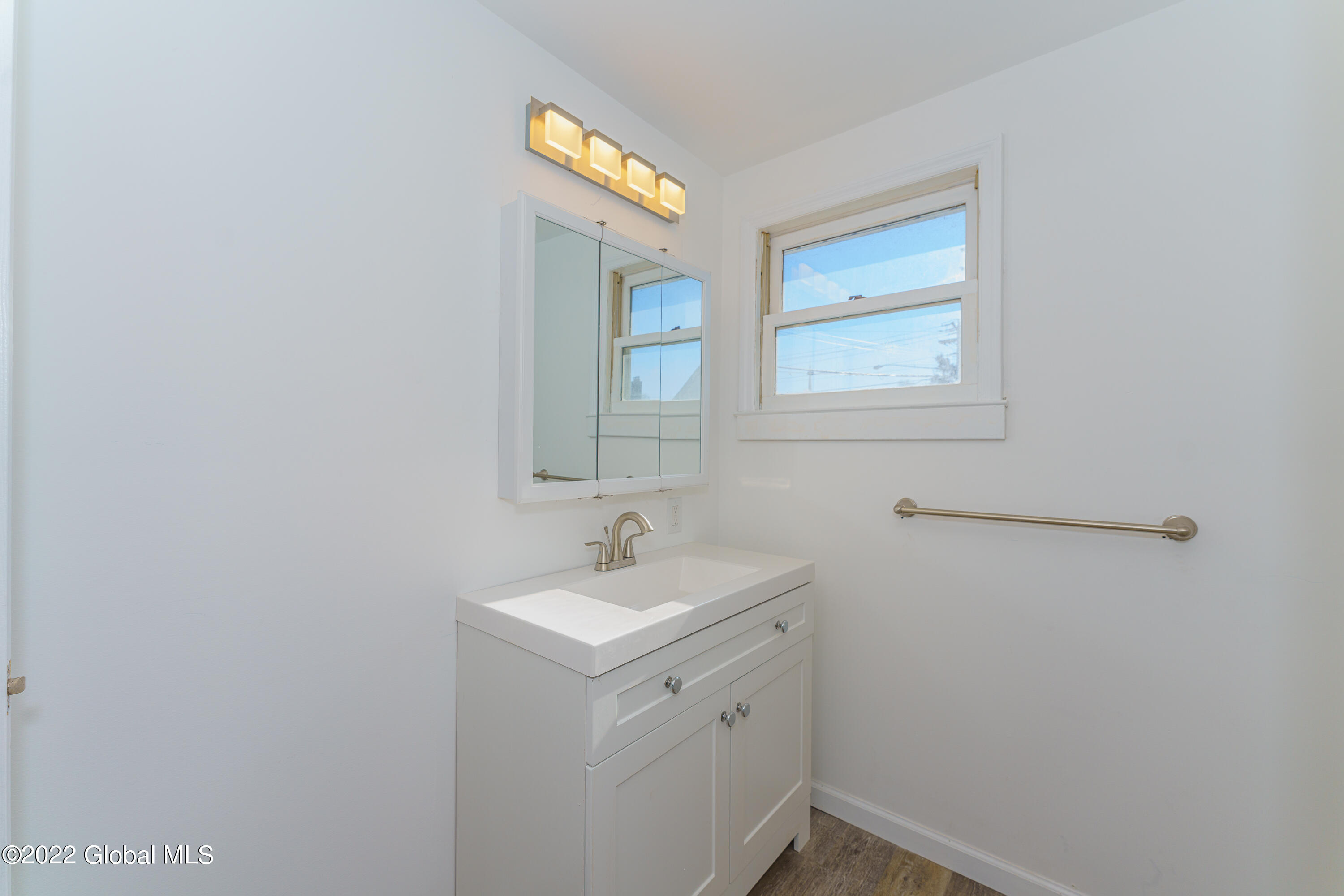 614 Curry Road Rotterdam, NY 12306 - Photo 24 of 27 5 bathroom 1