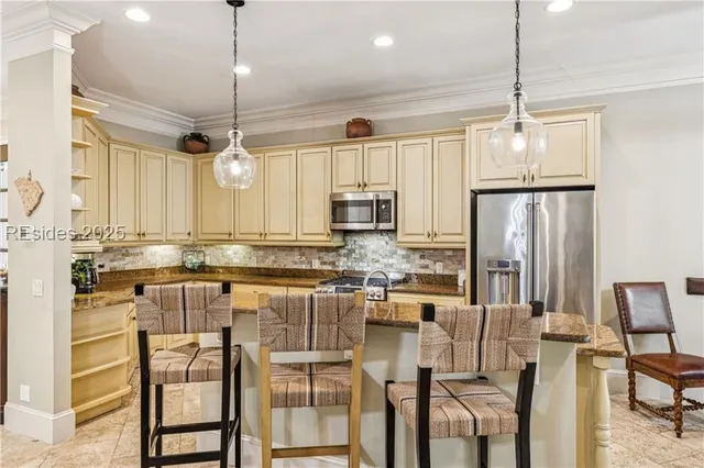 $1,695,000 | 17 Corine Lane, Hilton Head Island, SC 29928