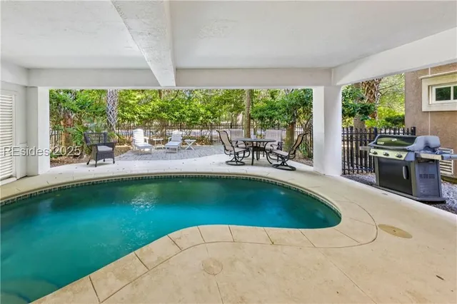 $1,695,000 | 17 Corine Lane, Hilton Head Island, SC 29928