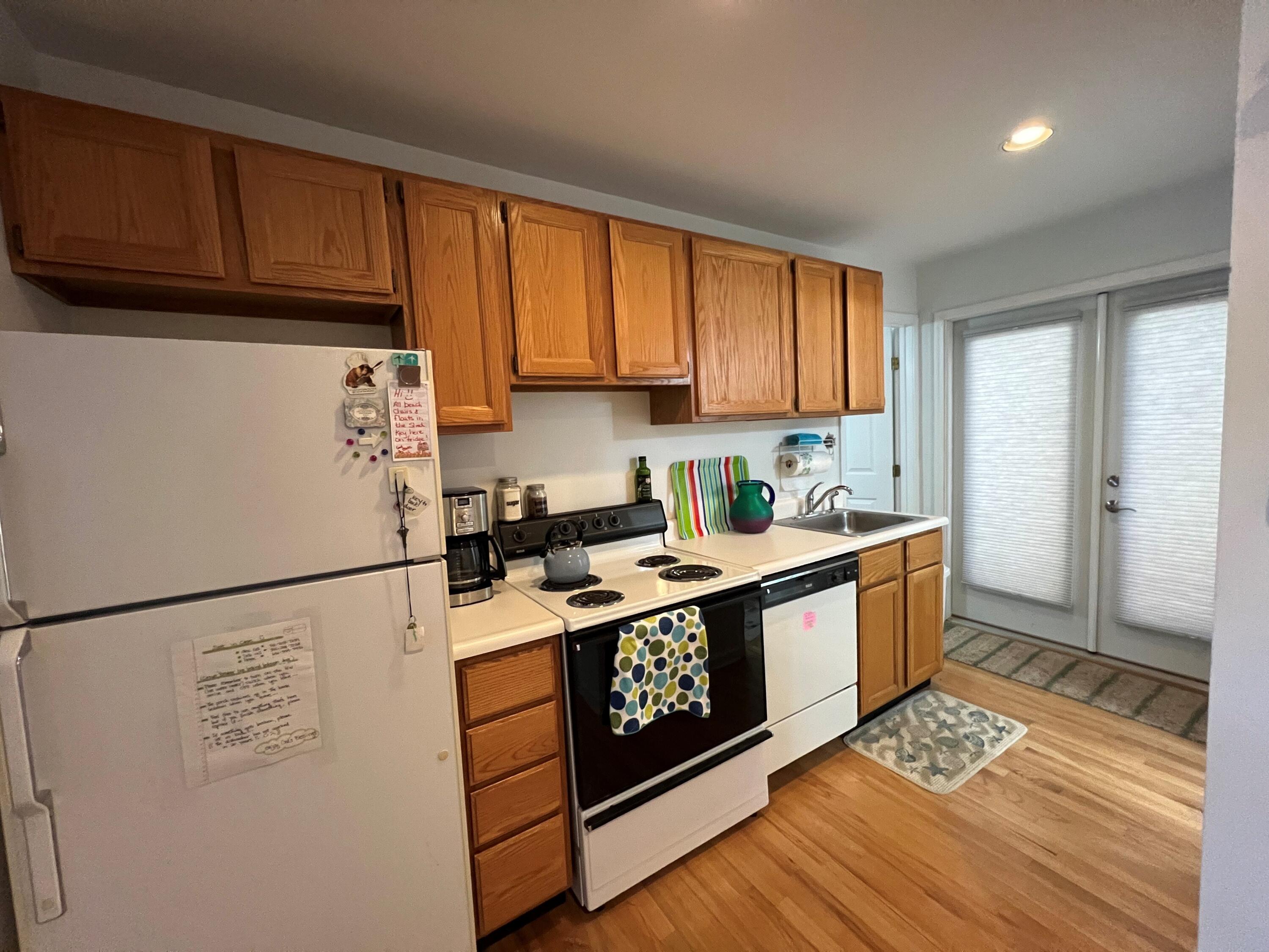 15577 Victor Road, Unit 7 Union Pier, MI 49129 - Photo 4 of 15 Pirus Kitchen