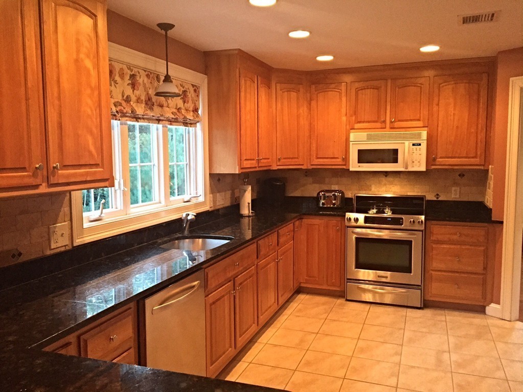 78 Highridge Road Bellingham, MA 02019 - Photo 6 of 26 Gallery Image 6