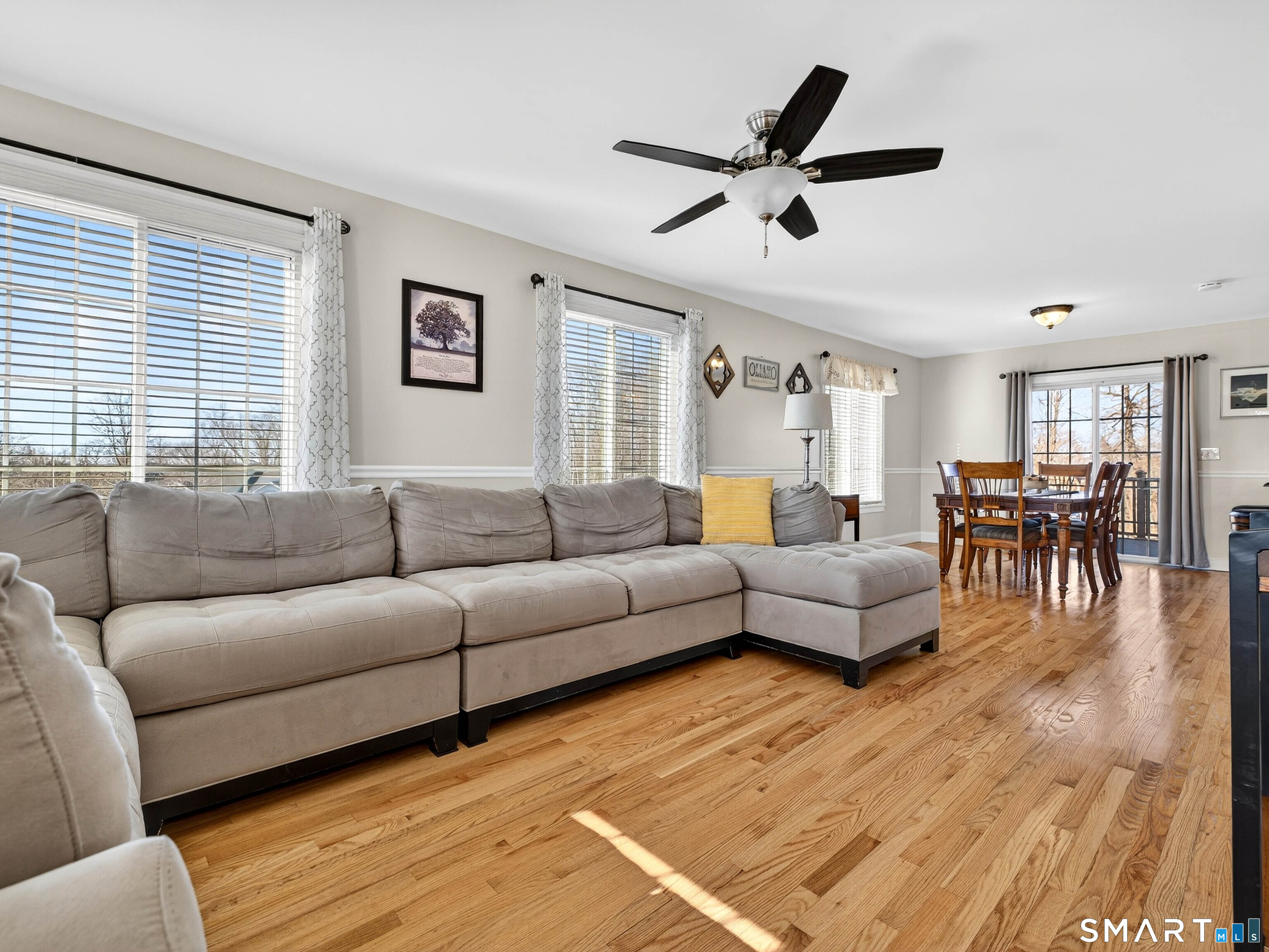 20 Colonial Heights Road East Haven, CT 06473 - Photo 2 of 39 a living room with furniture and a large window