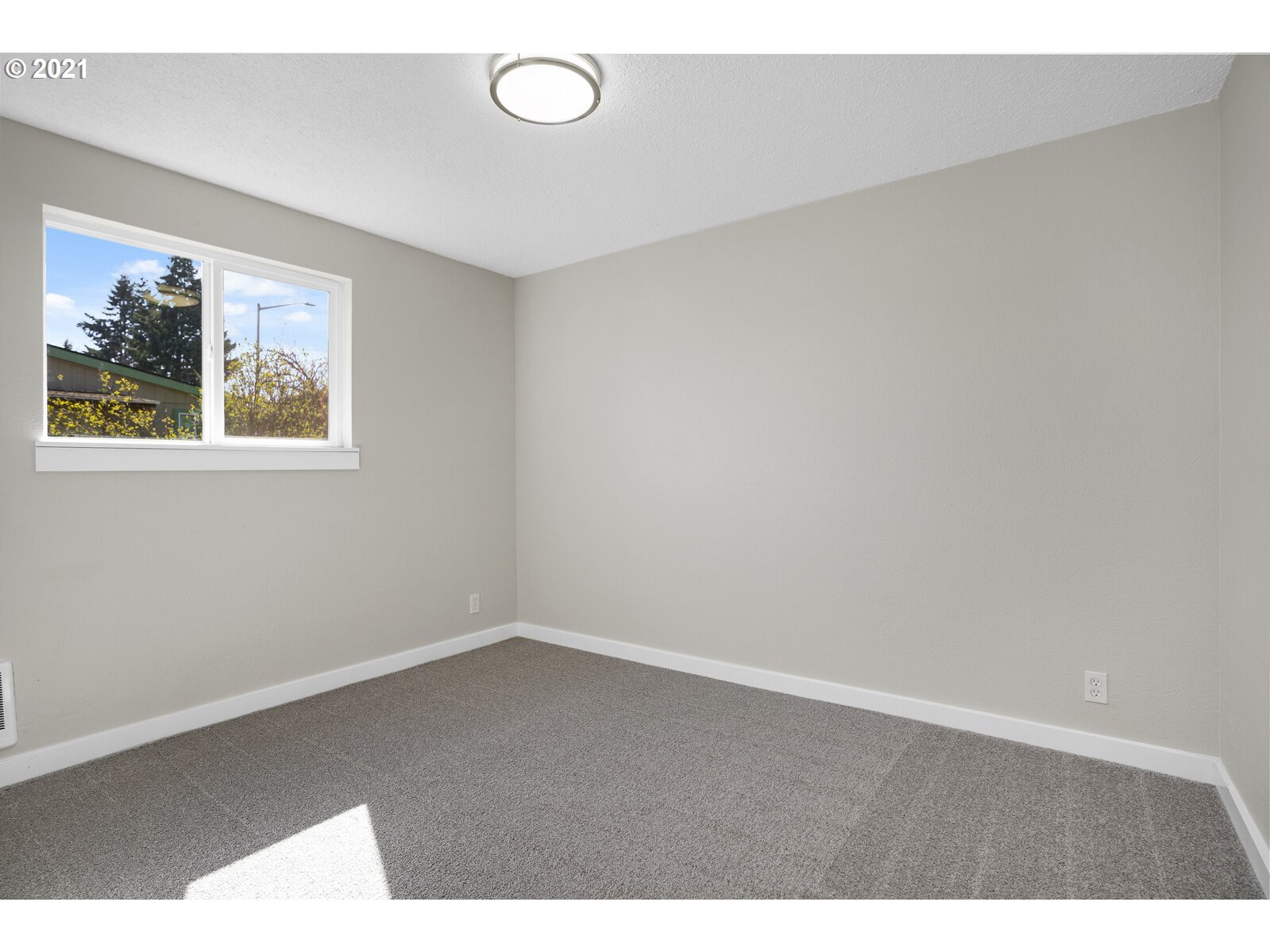 175 Boone Road Southeast Salem, OR 97306 - Photo 22 of 32 Gallery Image 22