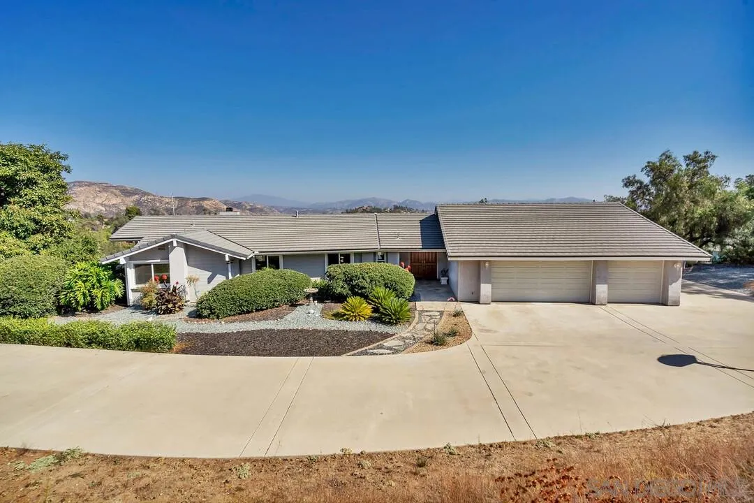 11531 Alba Rosa Drive Lakeside, CA 92040 - Photo 2 of 27 Gallery Image 2