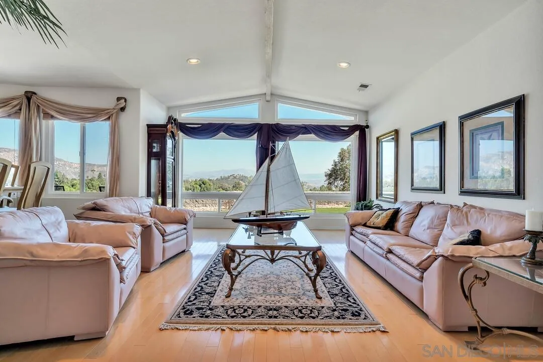 11531 Alba Rosa Drive Lakeside, CA 92040 - Photo 4 of 27 Gallery Image 4