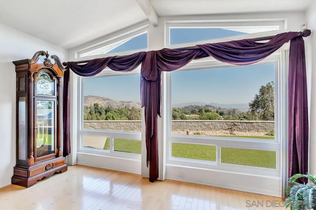 11531 Alba Rosa Drive Lakeside, CA 92040 - Photo 5 of 27 Gallery Image 5