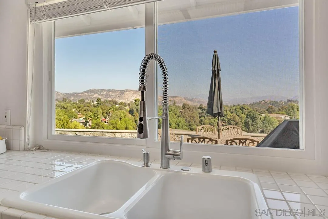 11531 Alba Rosa Drive Lakeside, CA 92040 - Photo 9 of 27 Gallery Image 9