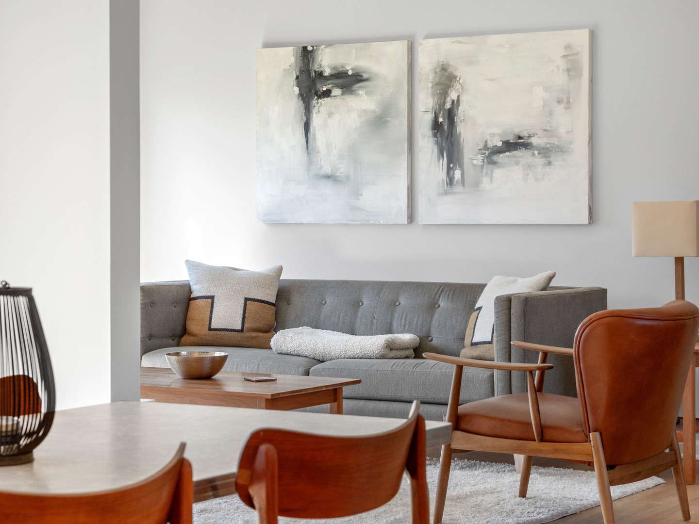 21W741 Bemis Road Glen Ellyn, IL 60137 - Photo 11 of 32 a living room with furniture