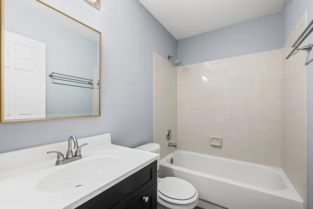 $2,500 | 231 Grandview Court, Algonquin, IL 60102