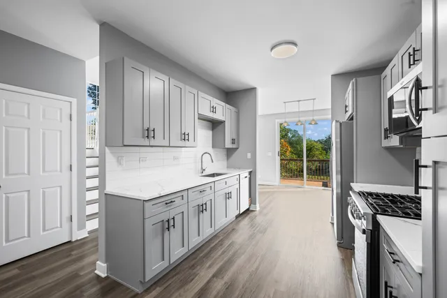 $2,500 | 231 Grandview Court, Algonquin, IL 60102