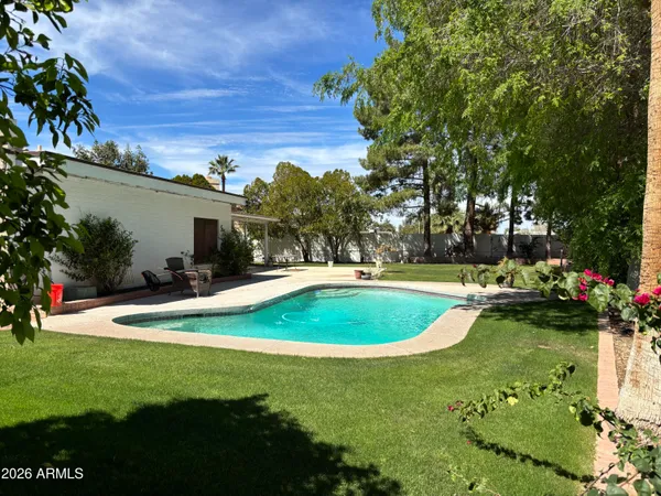 a view of a house with entryway