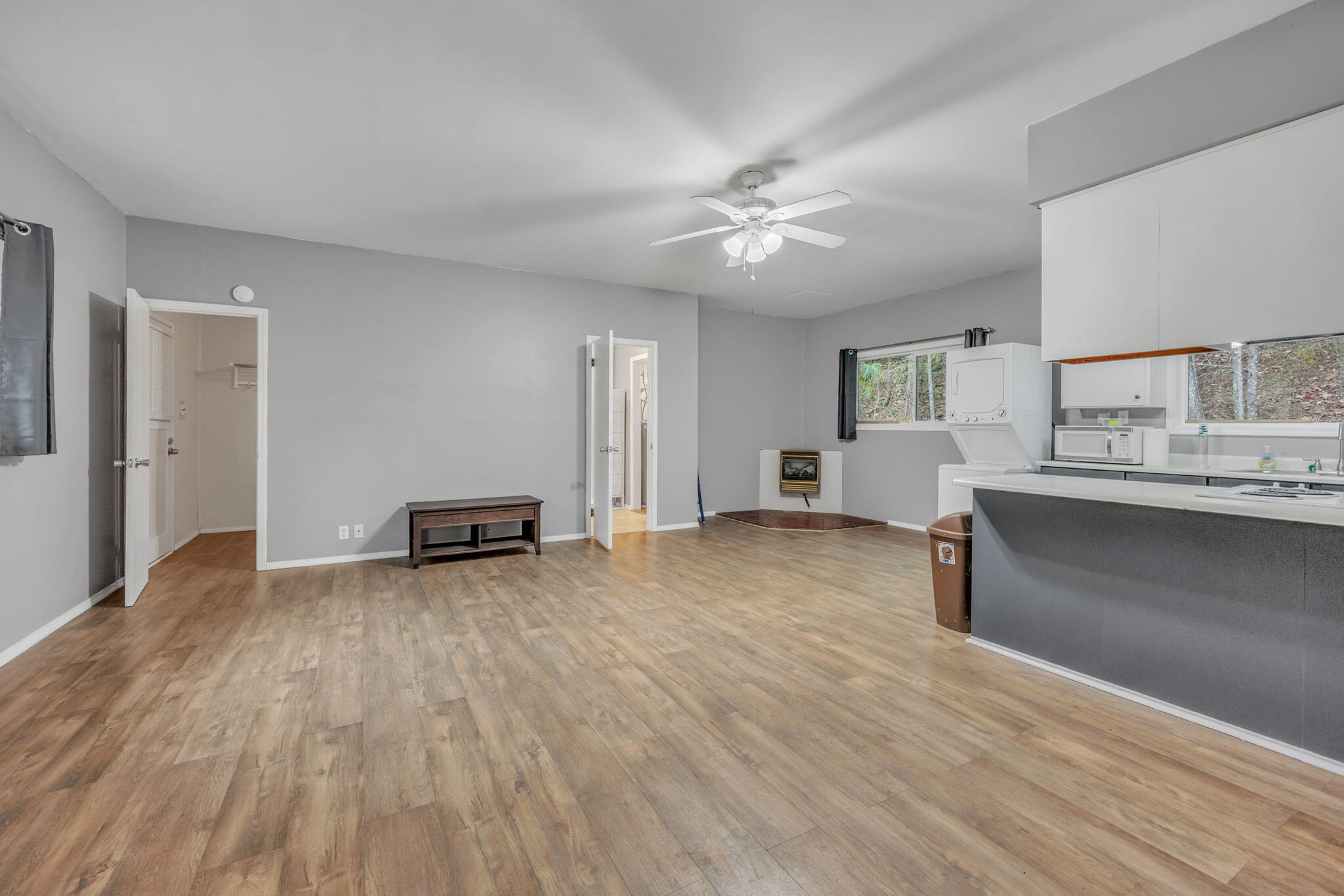 2109 Knowles Road Medford, OR 97501 - Photo 63 of 67 guest house interior
