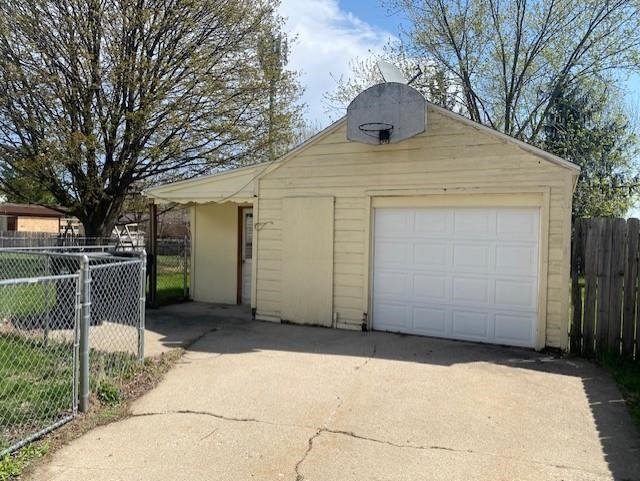 1121 Cleveland Street Beloit, WI 53511 - Photo 3 of 18