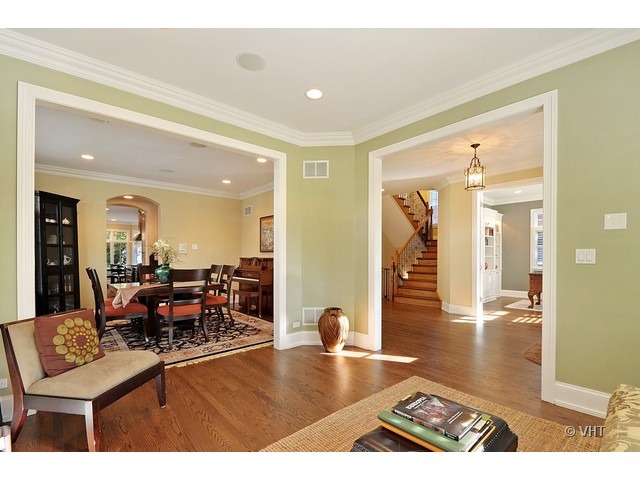 459 Sunset Road Winnetka, IL 60093 - Photo 4 of 16 a view of a living room and dining room