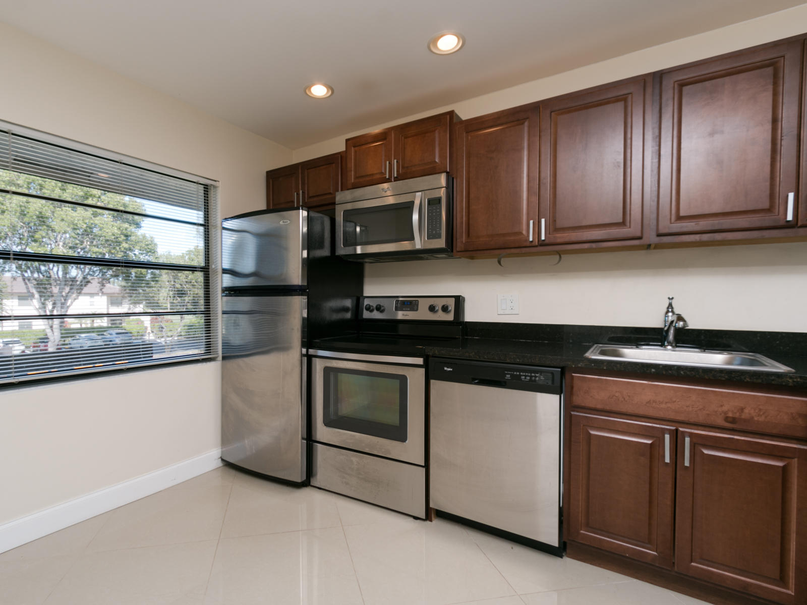 7956 Eastlake Drive, Unit 16F Boca Raton, FL 33433 - Photo 6 of 37 7956-15