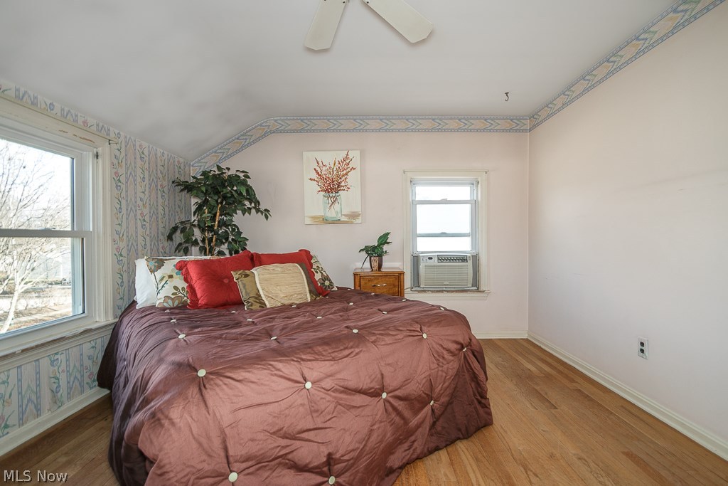 4502 Laurel Road Cleveland, OH 44121 - Photo 19 of 31