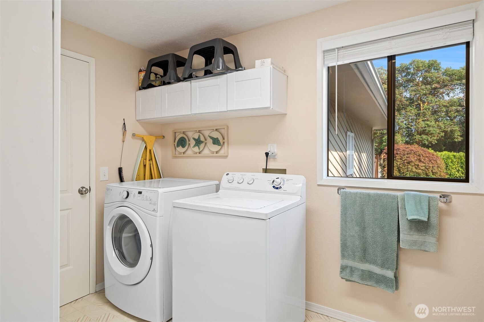 383 Kirner Road Sequim, WA 98382 - Photo 26 of 40 a utility room with dryer and washer