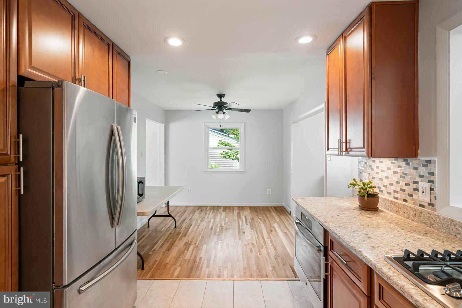 7120 Hadlow Court Springfield, VA 22152 - Photo 19 of 41 Kitchen hub of Upper Lvl 1